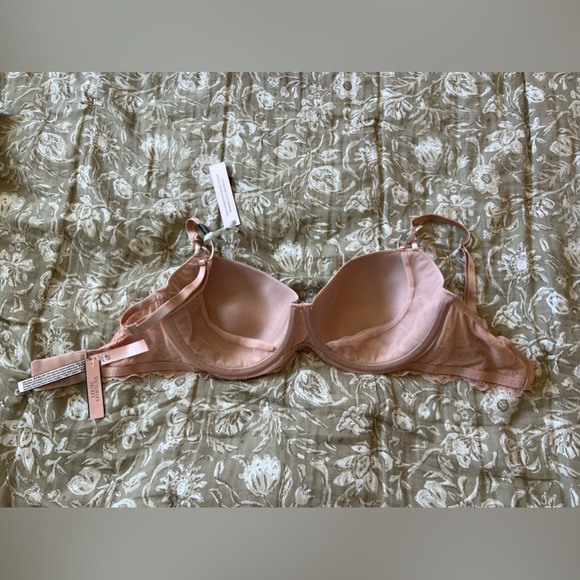 Victoria Secret Bra - New with Tags - 32 DDD - Picture 2 of 4